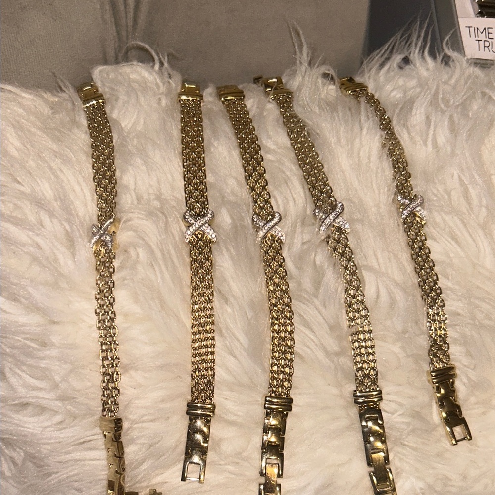Each one bracelet gold